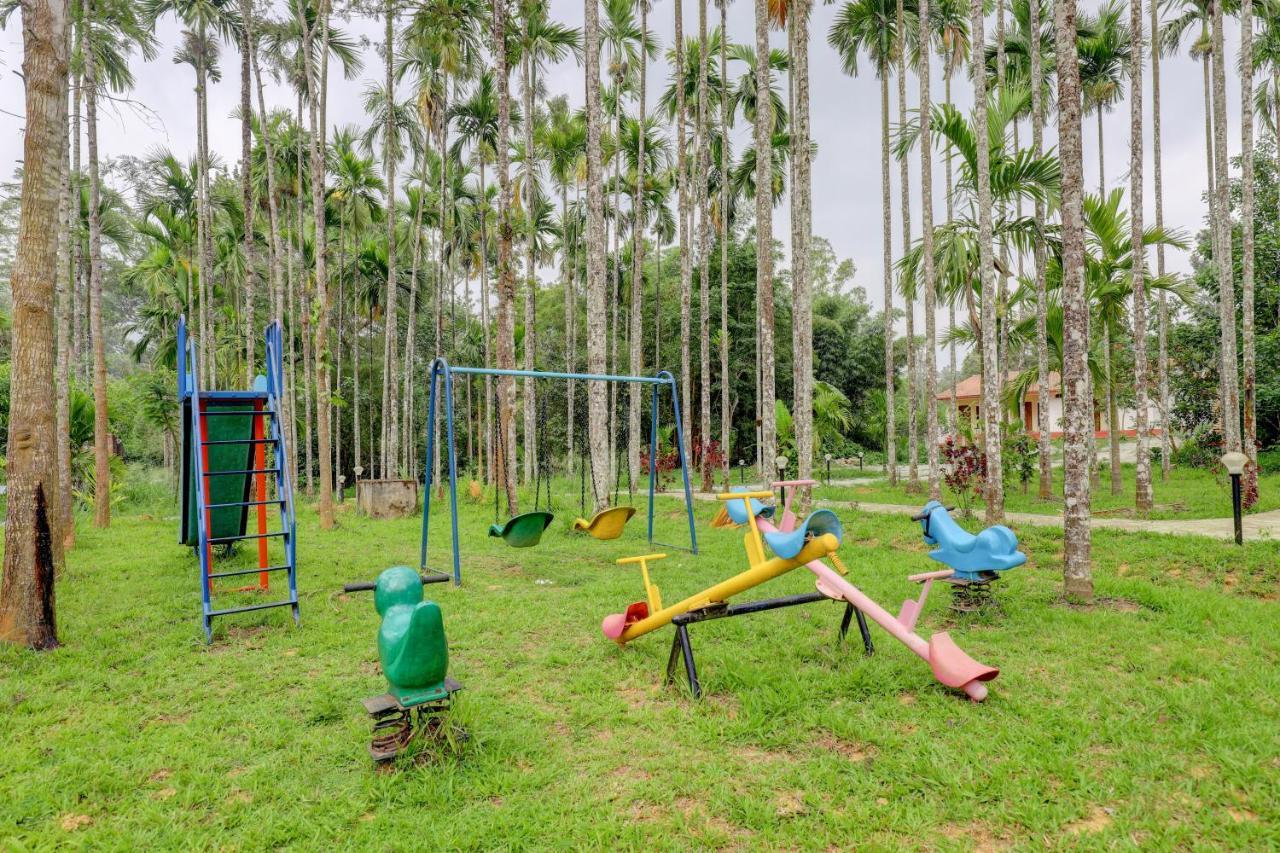Ezzenza Areca Resort Madikeri Exteriör bild
